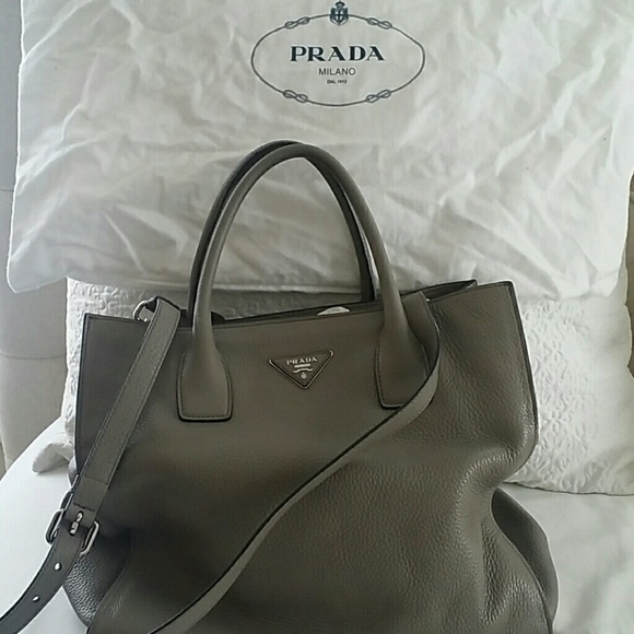 AUTHENTIC Prada Vitello Daino leather tote - Picture 4 of 15